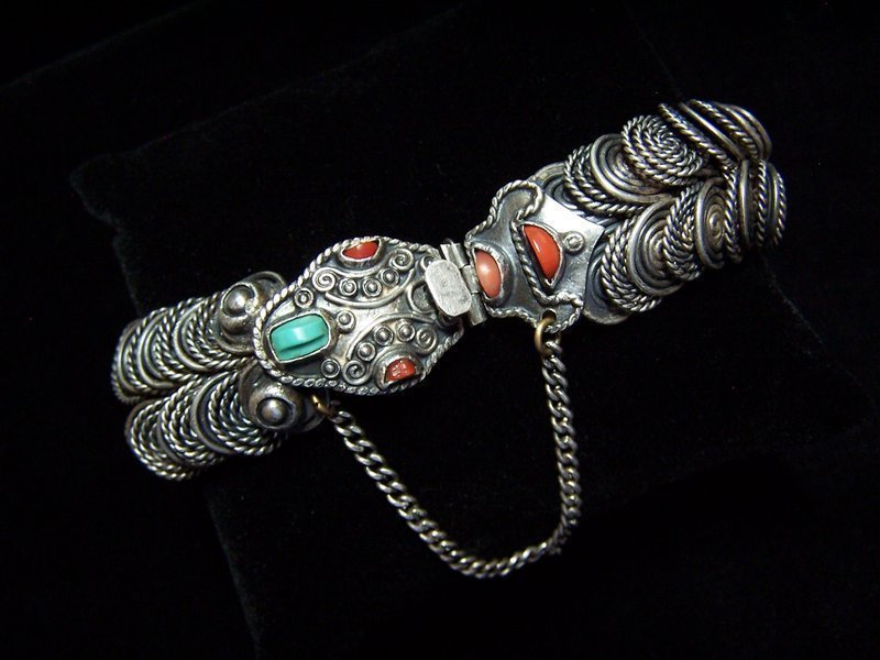 Zuni Turquoise Native American Silver Necklace