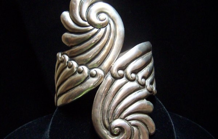 Vintage Mexican Silver Clamper Gorgeous Swirl