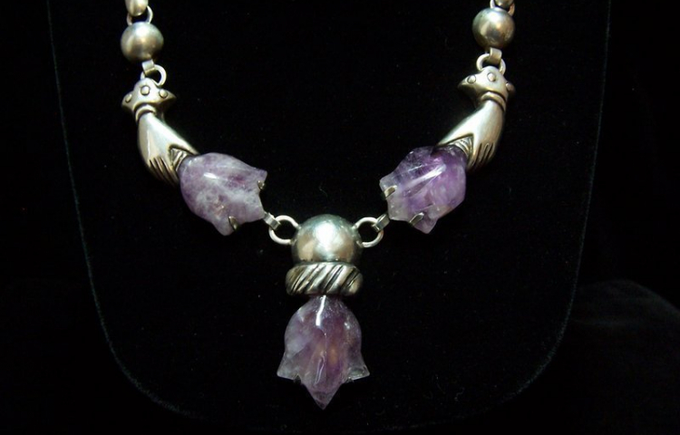 Tulip Necklace