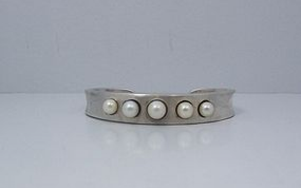 Antonio Pineda Pearl Vintage Mexican Silver Cuff Bracelet Antonio Pineda Pearl Vintage Mexican Silver Cuff Bracelet